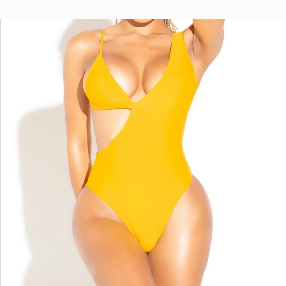 ❤️Yellow Bathing Suit